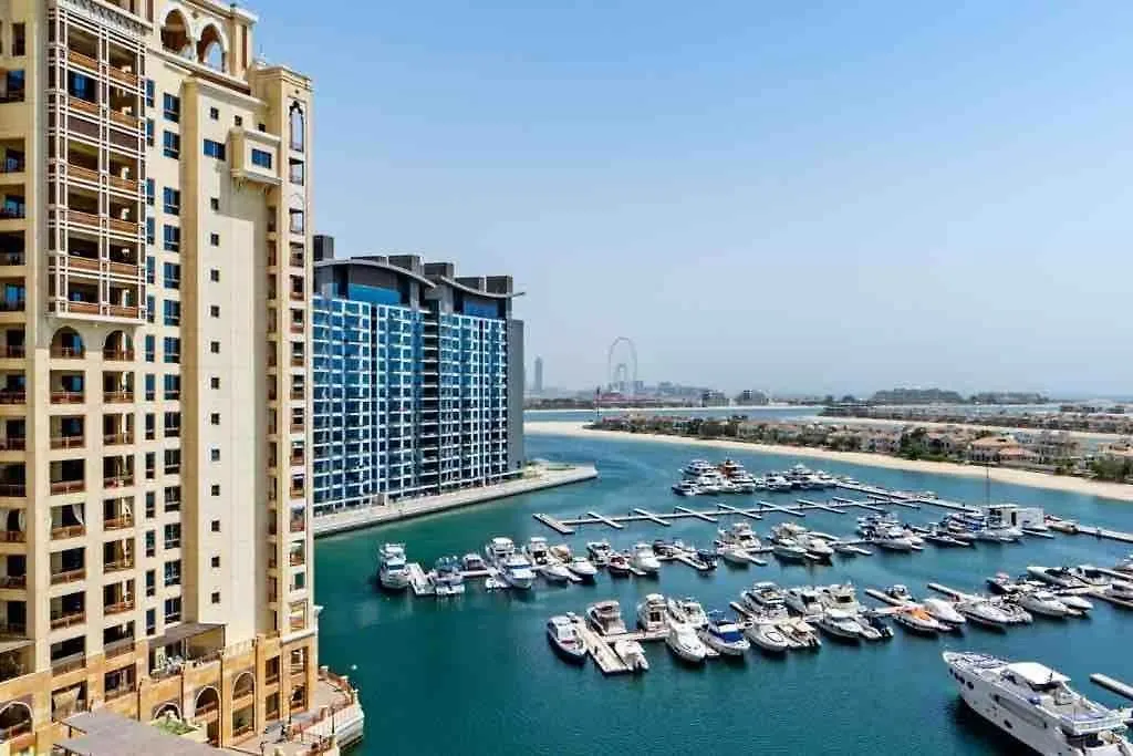 Holiday home Stylish 3-Bedroom Apartment In Palm Jumeirah Dubai