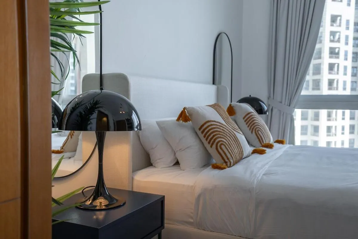 Stylish 3-Bedroom Apartment In Palm Jumeirah Dubai United Arab Emirates