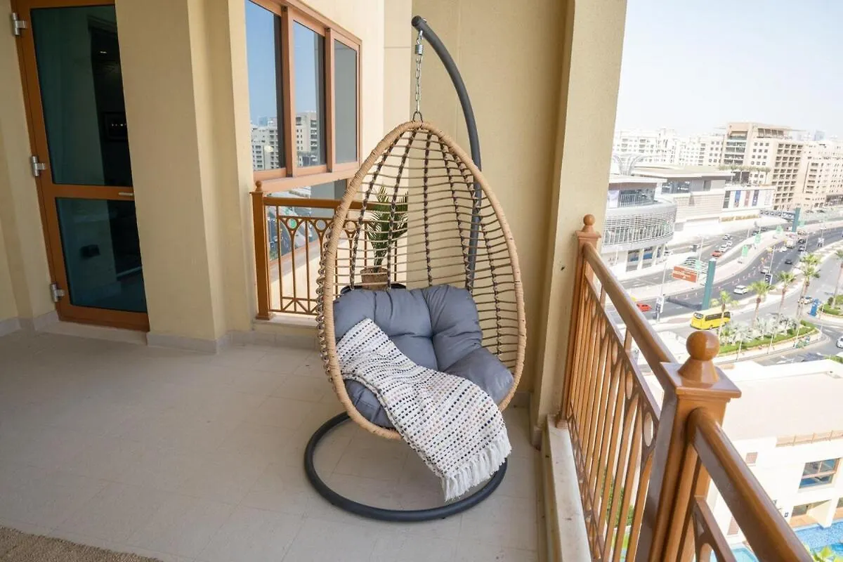 Stylish 3-Bedroom Apartment In Palm Jumeirah Dubai Holiday home
