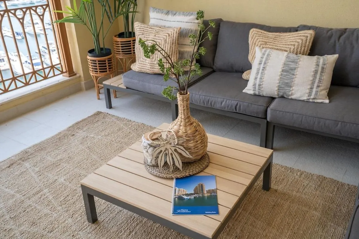 Stylish 3-Bedroom Apartment In Palm Jumeirah Dubai 0*,