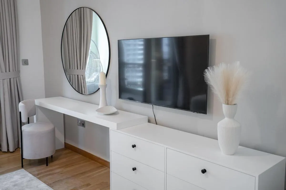 Stylish 3-Bedroom Apartment In Palm Jumeirah Dubai