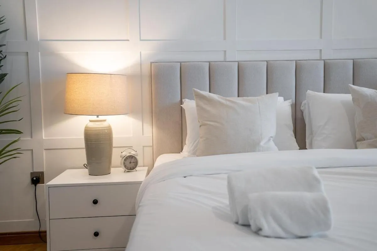 Holiday home Stylish 3-Bedroom Apartment In Palm Jumeirah Dubai