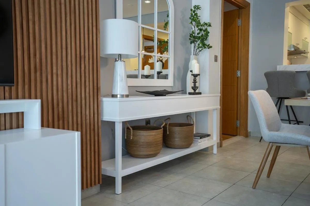 Stylish 3-Bedroom Apartment In Palm Jumeirah Dubai Holiday home