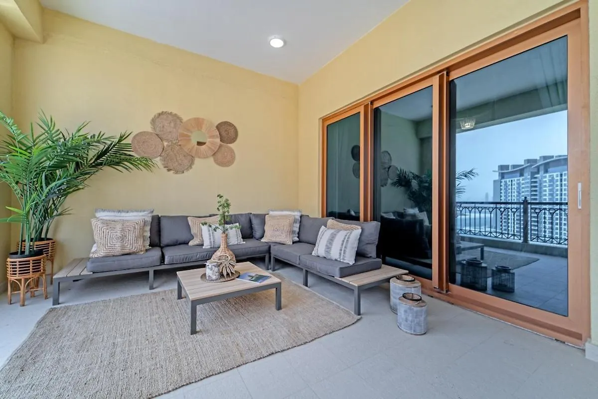 Stylish 3-Bedroom Apartment In Palm Jumeirah Dubai