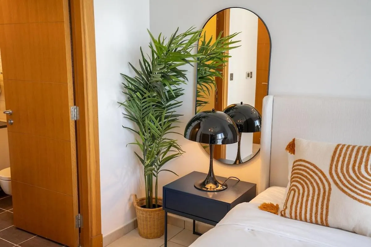 Stylish 3-Bedroom Apartment In Palm Jumeirah Dubai